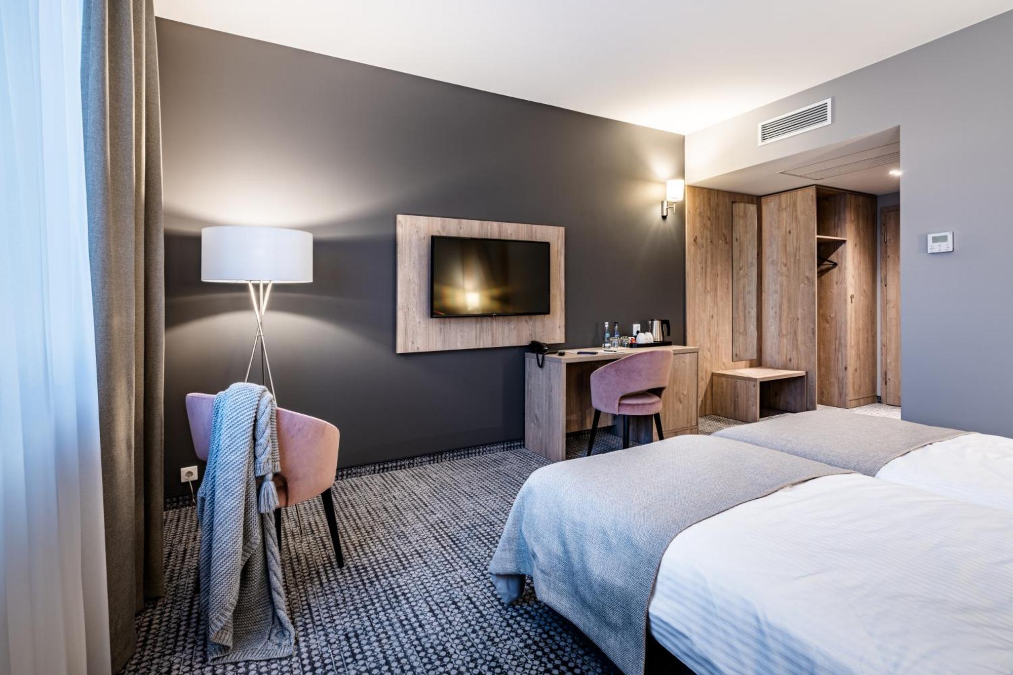 Sezony. Restauracja I Hotel Kostrzyn Eksteriør bilde