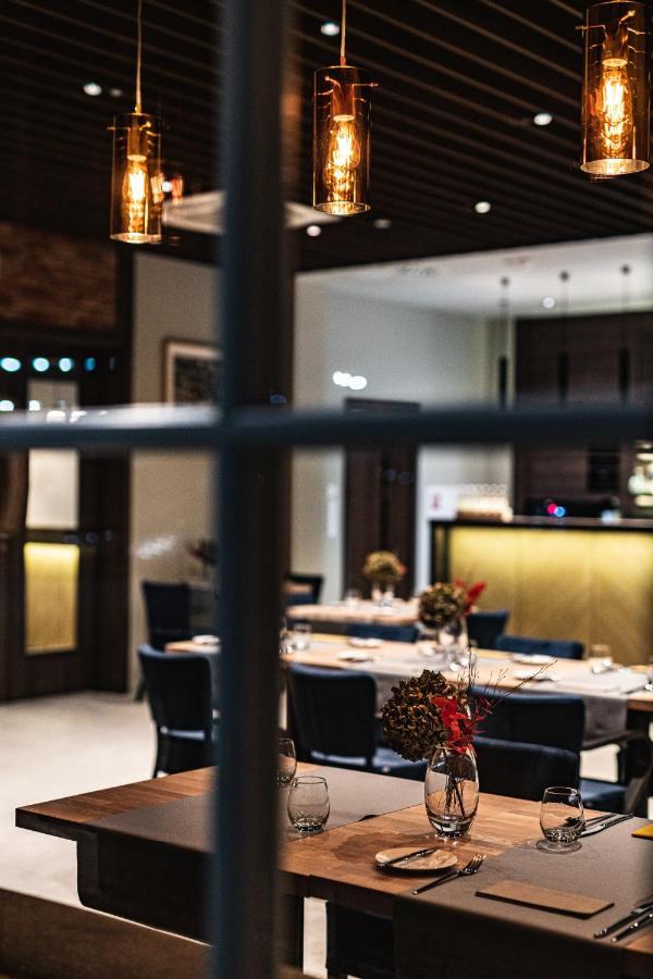 Sezony. Restauracja I Hotel Kostrzyn Eksteriør bilde