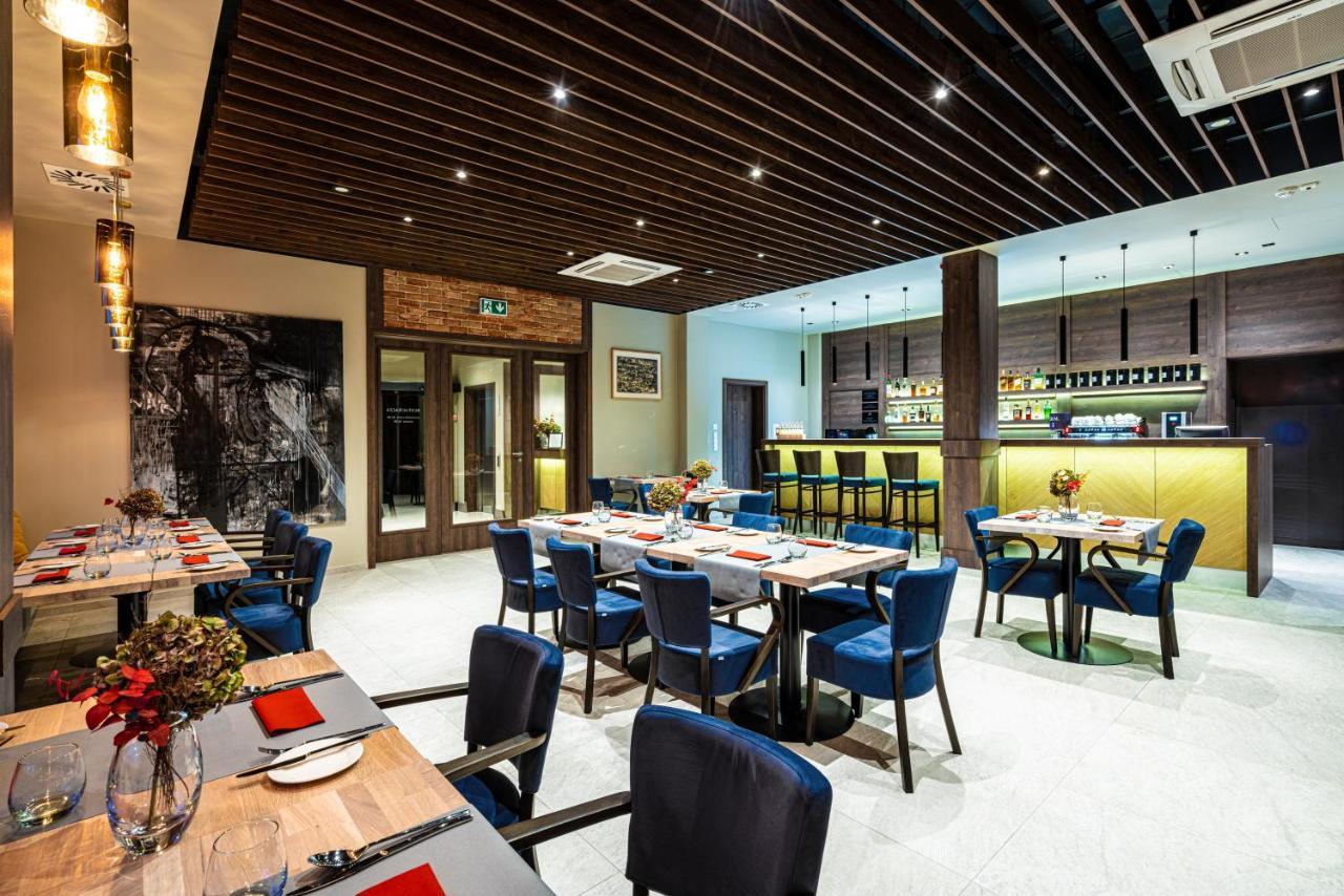 Sezony. Restauracja I Hotel Kostrzyn Eksteriør bilde